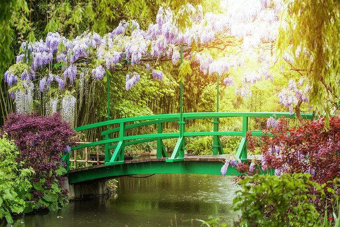 giverny-monets-garden-auvers-sur-oise-with-van-gogh-house-full-day-from-paris
