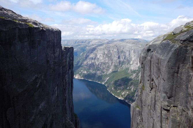 guided-hike-to-kjerag-and-kjeragbolten