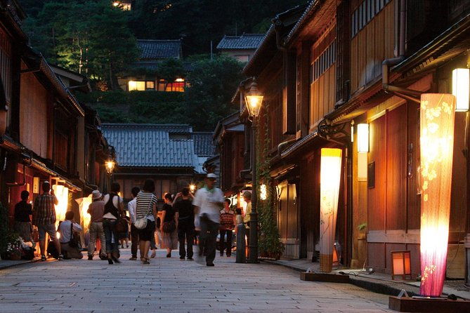 guided-night-tour-to-feel-the-samurai-culture-in-kanazawa