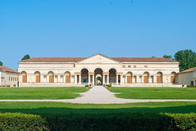 guided-tour-of-te-palace-of-mantua