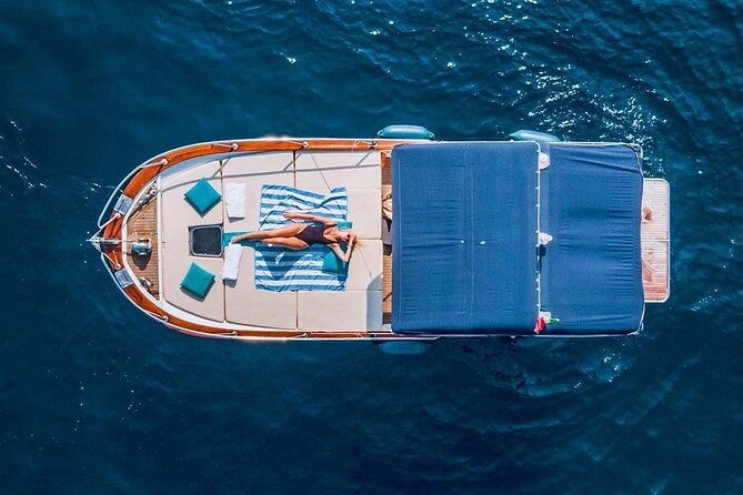 half-day-tour-of-capri-by-private-boat