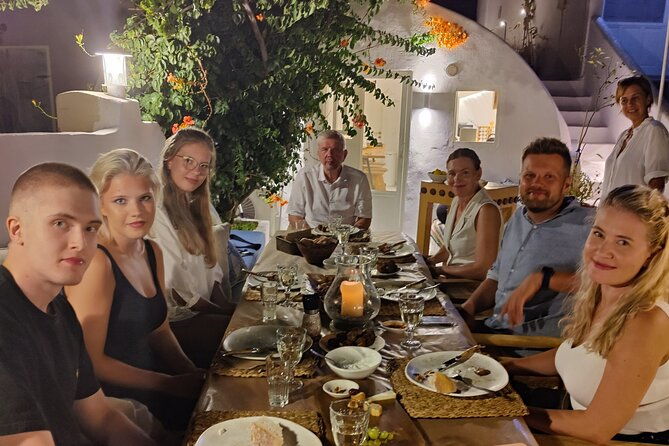 half-day-traditional-micro-restaurant-in-santorini