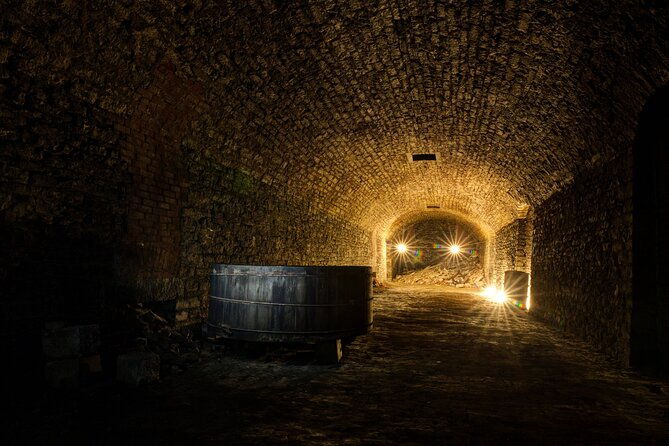 hidden-brewery-caverns-tour-in-cincinnati-with-beer-tasting