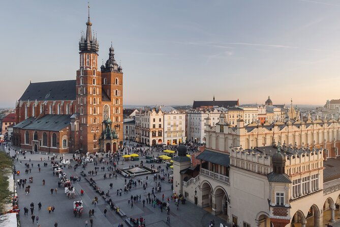historic-krakow-old-town-wawel-castle-walking-tour