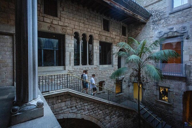 historical-and-modernist-bike-tour-barcelona
