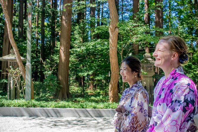 hokkaido-jingu-shrine-private-walking-tour-in-luxury-kimono