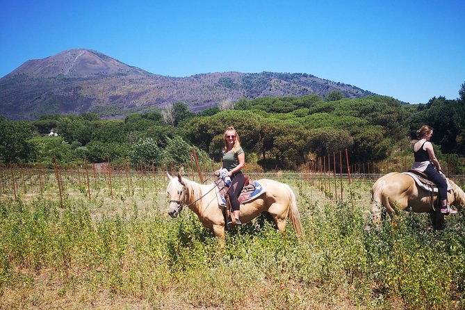 horseback-riding-on-vesuvius