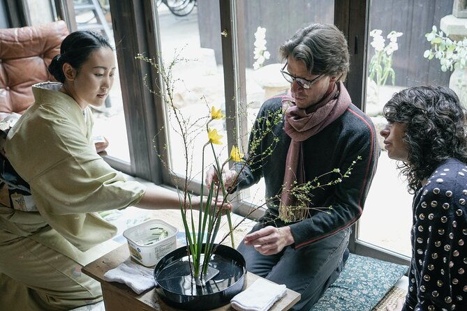 ikebana-traditional-japanese-art-of-flower-arranging