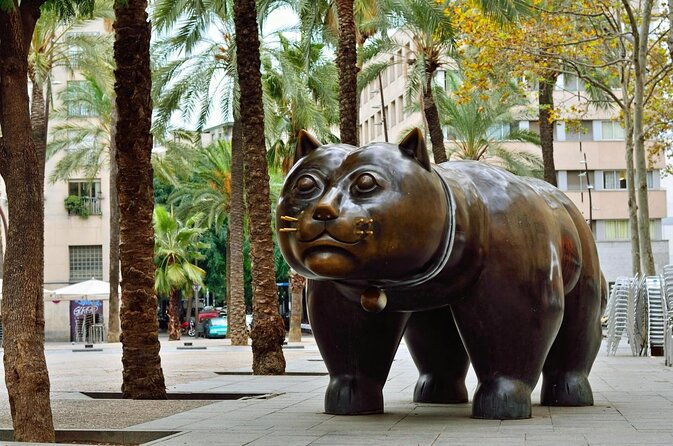 insider-street-art-tour-with-exclusive-visit-to-artist-studios