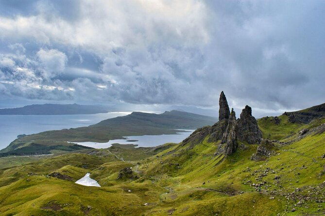 inverness-2-day-isle-of-skye-the-fairy-pools-highland-castles