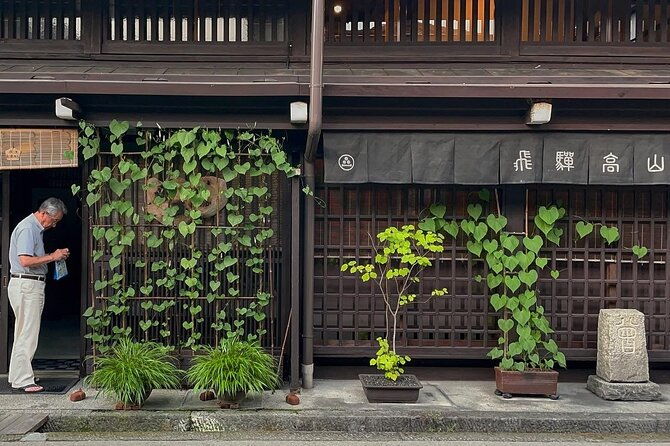 japanese-tea-experience-at-local-family-machiya-house-in-takayama