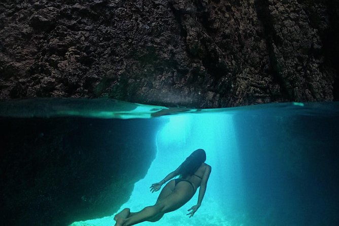 kayak-tour-with-cave-experience