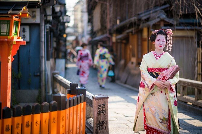 kyoto-4-hr-gion-private-guided-tour-maiko-or-geisha-dinner