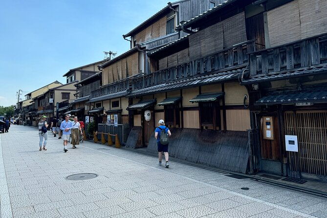 kyoto-half-day-private-tour-gion-geisha-districts-kiyomizu