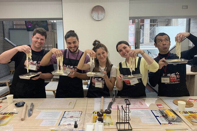 kyoto-japanese-udon-and-sushi-cooking-class
