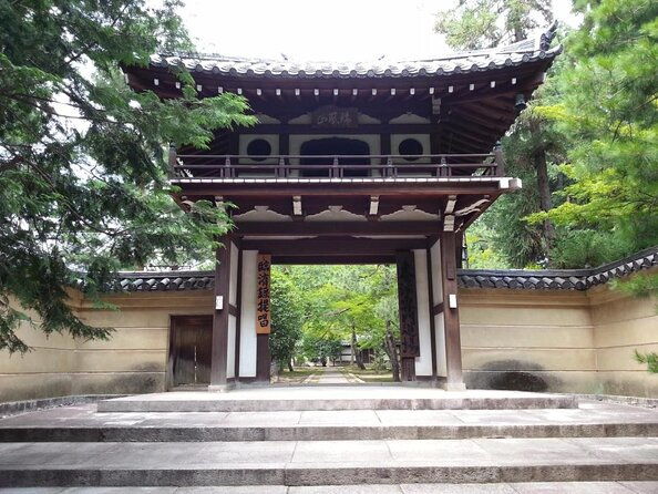 kyoto-tea-ceremony-with-kimono-near-by-daitokuji