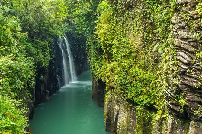 kyushu-day-trip-miyazaki-takachiho-gorge-and-shrine-from-fukuoka