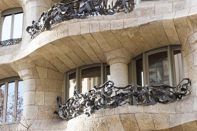la-pedrera-morning-guided-tour-with-optional-casa-batllo-ticket