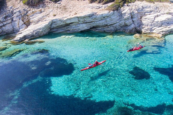 lefkada-kayak-explore-blue-cave-with-a-taste-of-greece
