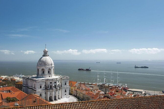 lisbon-private-sailing-cruise-with-locals