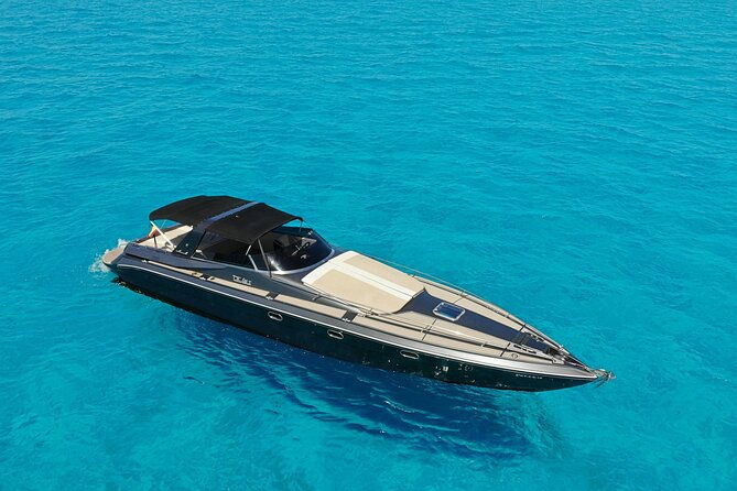 living-the-dream-on-board-of-this-amazing-boat-tullio-abbate-42