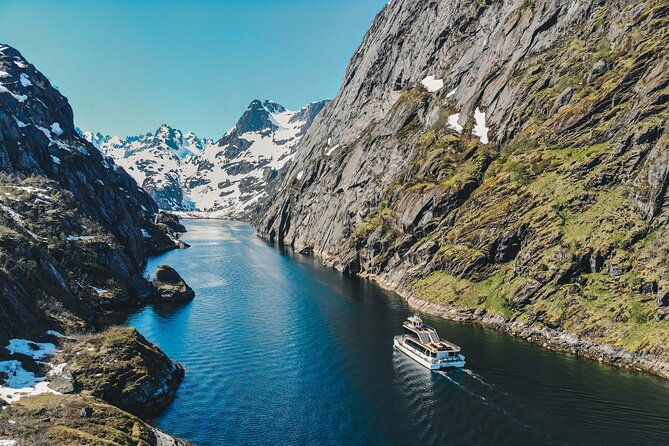 lofoten-island-silent-trollfjord-cruise-from-svolvaer