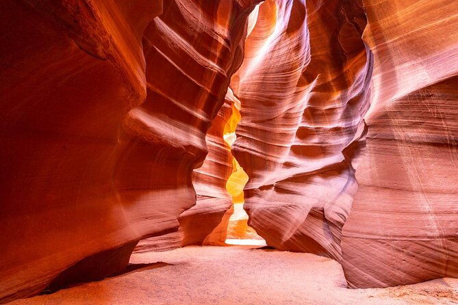 lower-antelope-canyon-and-horseshoe-bend-day-tour-with-lunch