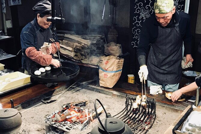make-oyaki-dumplings-walk-around-zenkoji-temple-in-nagano-2