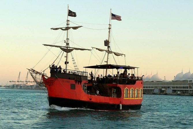 miami-pirate-boat-tour-skyline-millionaires-homes