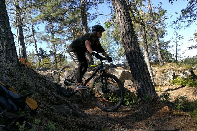 mountain-biking-small-group-in-stockholm-forests-for-beginners