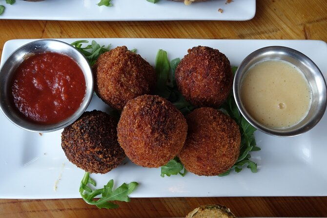 nashville-walking-food-tour-with-secret-food-tours