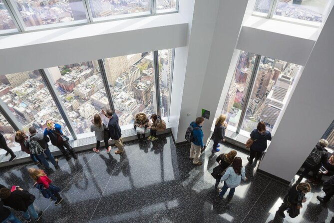 new-york-small-group-tour-plus-one-world-observatory-ticket