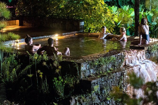 night-tour-at-poca-da-beija-e89-99-entries-and-dinner-included