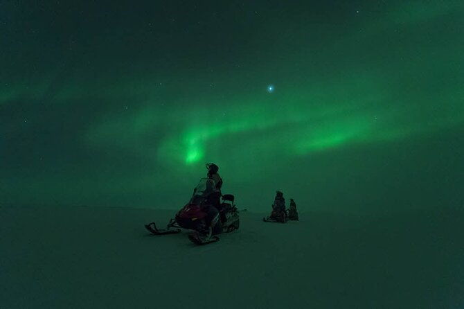 northern-light-safari-by-snowmobiles-from-levi