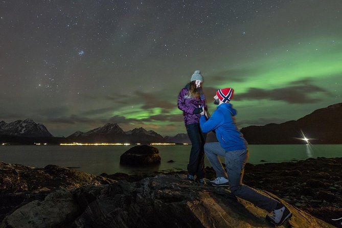 northern-lights-private-tour-with-your-special-ones-greenlander