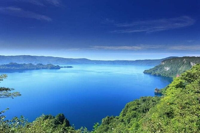 oirase-gorge-and-lake-towada-day-hike-with-government-licensed-guide