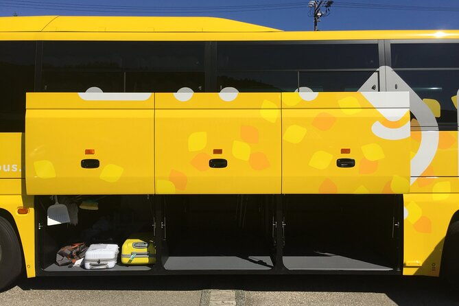 one-way-bus-from-kanazawa-to-takayama-with-a-stop-at-shirakawago