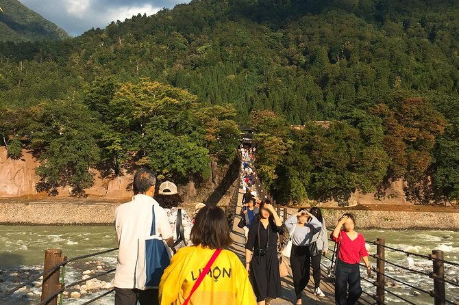 one-way-bus-from-takayama-to-osaka-via-shirakawago