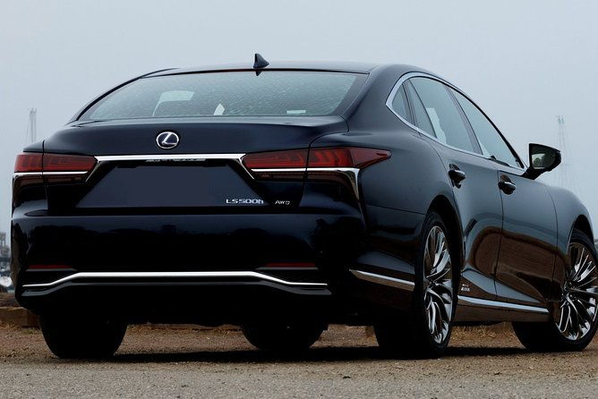 osaka-airport-transfers-osaka-city-to-kansai-airport-kix-in-business-car