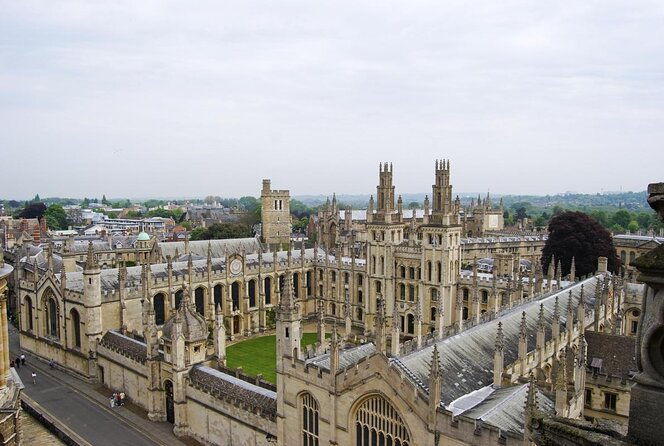 oxford-city-and-university-walking-small-group-public-tour