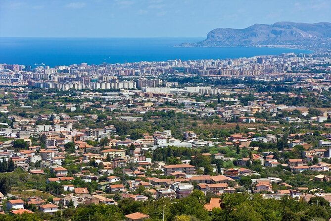 palermo-tour-historic-center-catacombs-monreale-in-cruisercar