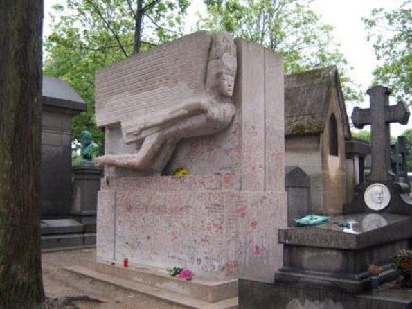 paris-haunted-pere-lachaise-cemetery-guided-tour