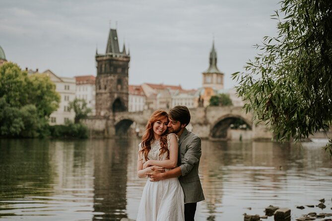 photographer-in-prague-couple-engagement-portrait-photoshoot