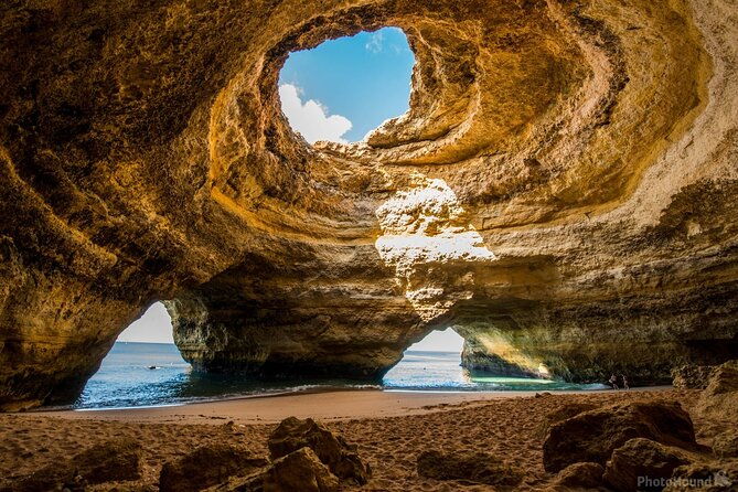 portimao-to-benagil-adrenaline-wave-90-minutes-cave-tour