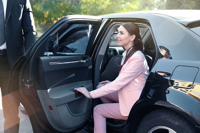 private-arrival-transfer-from-santorini-airport-to-all-destinations