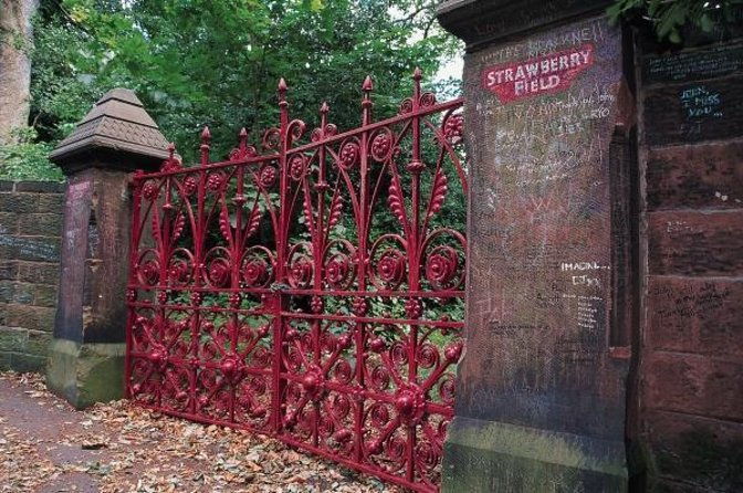 private-beatles-car-tour-penny-lane-strawberry-field-childhood-homes