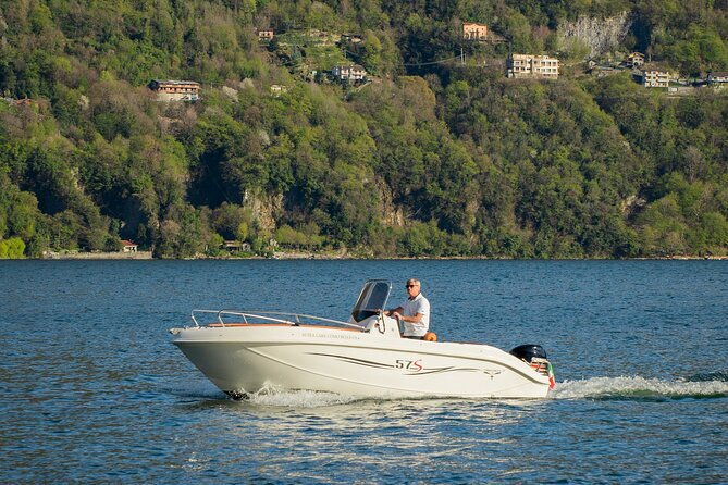 private-boat-tour-on-lake-como