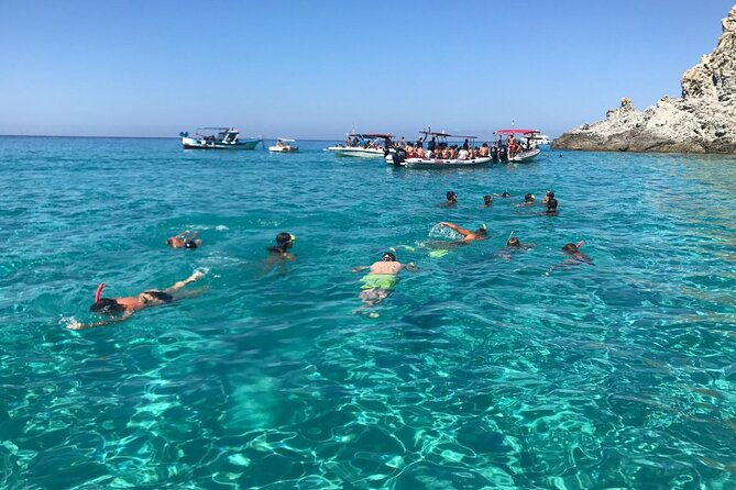 private-boat-tour-with-skipper-from-tropea-to-capo-vaticano