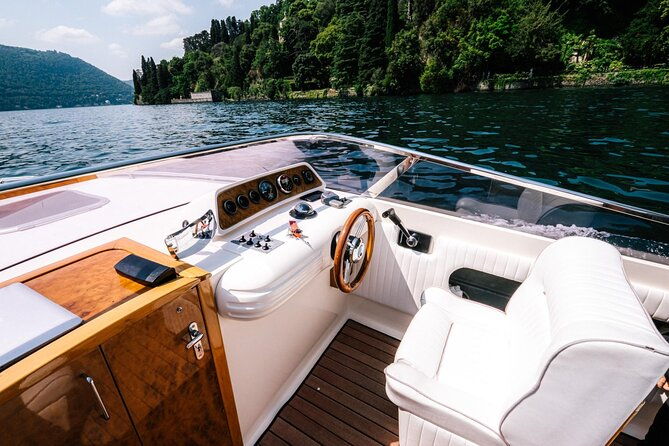 private-cruise-on-lake-como-with-luxury-motorboat-from-1h-to-4h