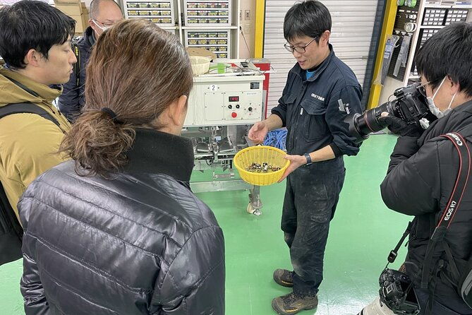 private-factory-tour-in-hokkaido-town-involved-in-scallop-farming